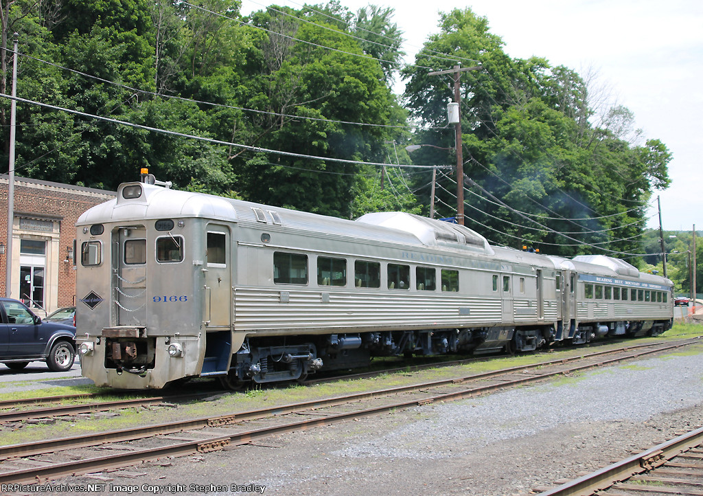 Reading Outer Station train